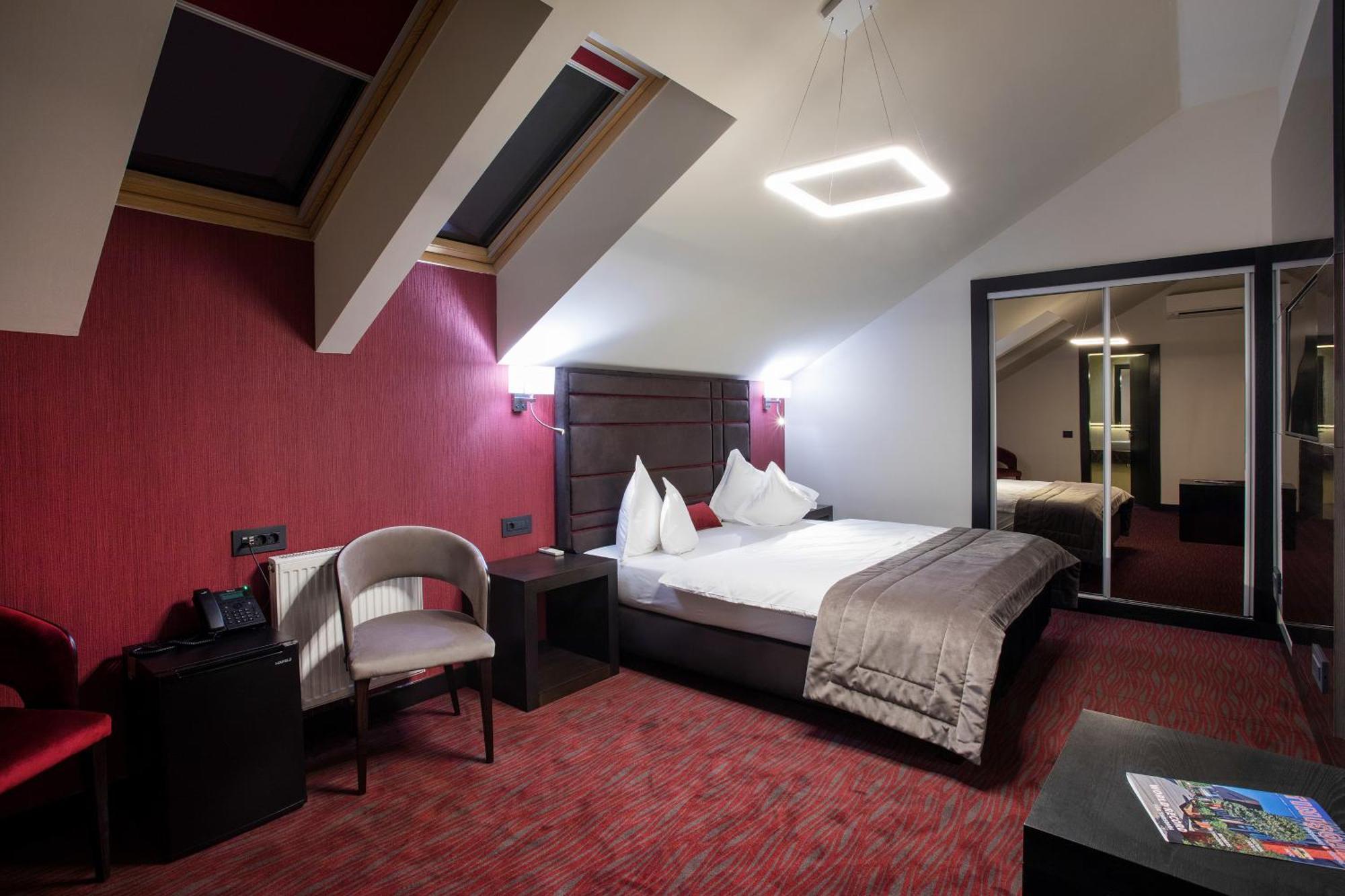 The Fifth Floor By Old Town 4*